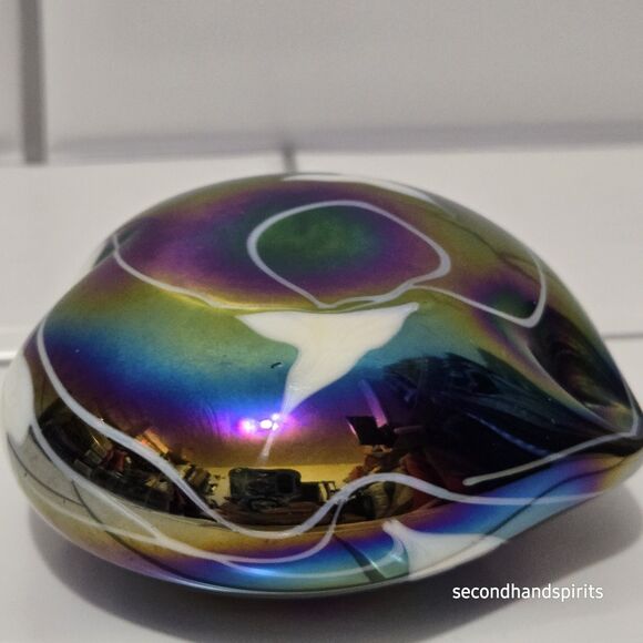 Hand Blown Iridescent Studio Art Glass -  Heart Paperweight Hearts And Vines - Picture 6 of 10